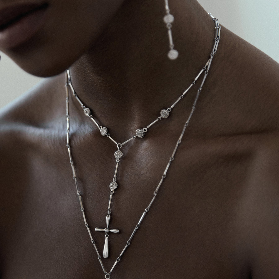 HOLLY NECKLACE