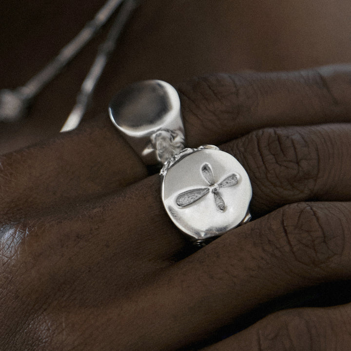 INGRID SIGNET RING