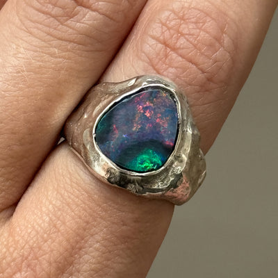 RISE OPAL SIGNET RING