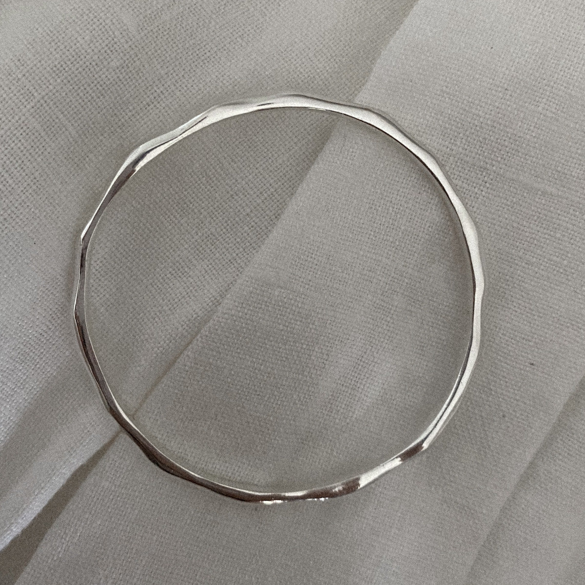 LETO BANGLE